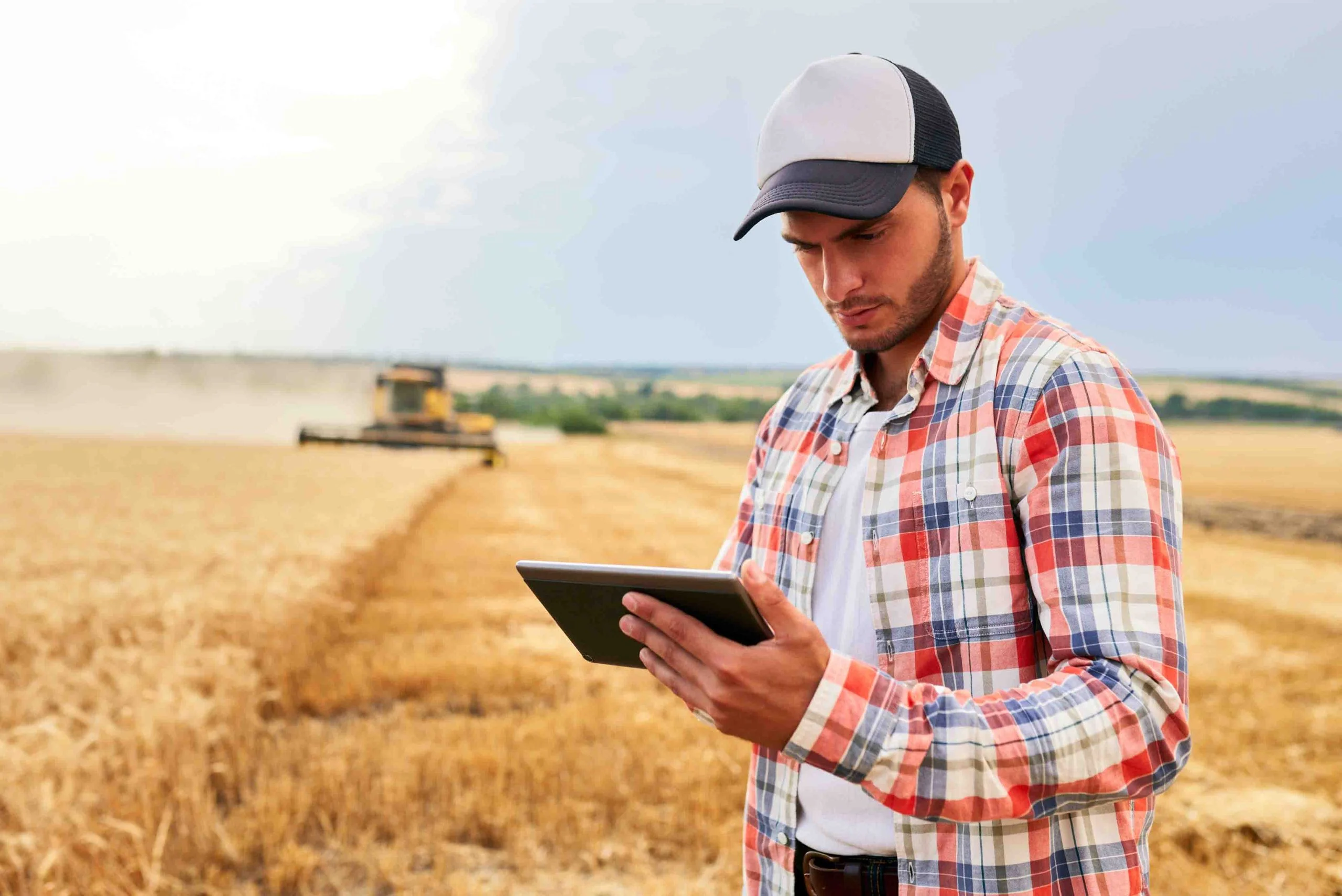 10 Features to Look for in Field Management Software copy
